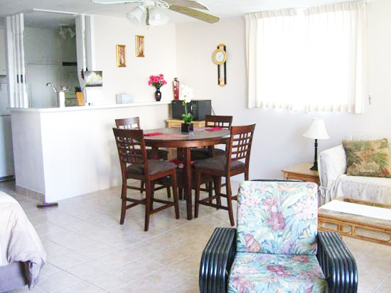 Guava dining & kitchen area.