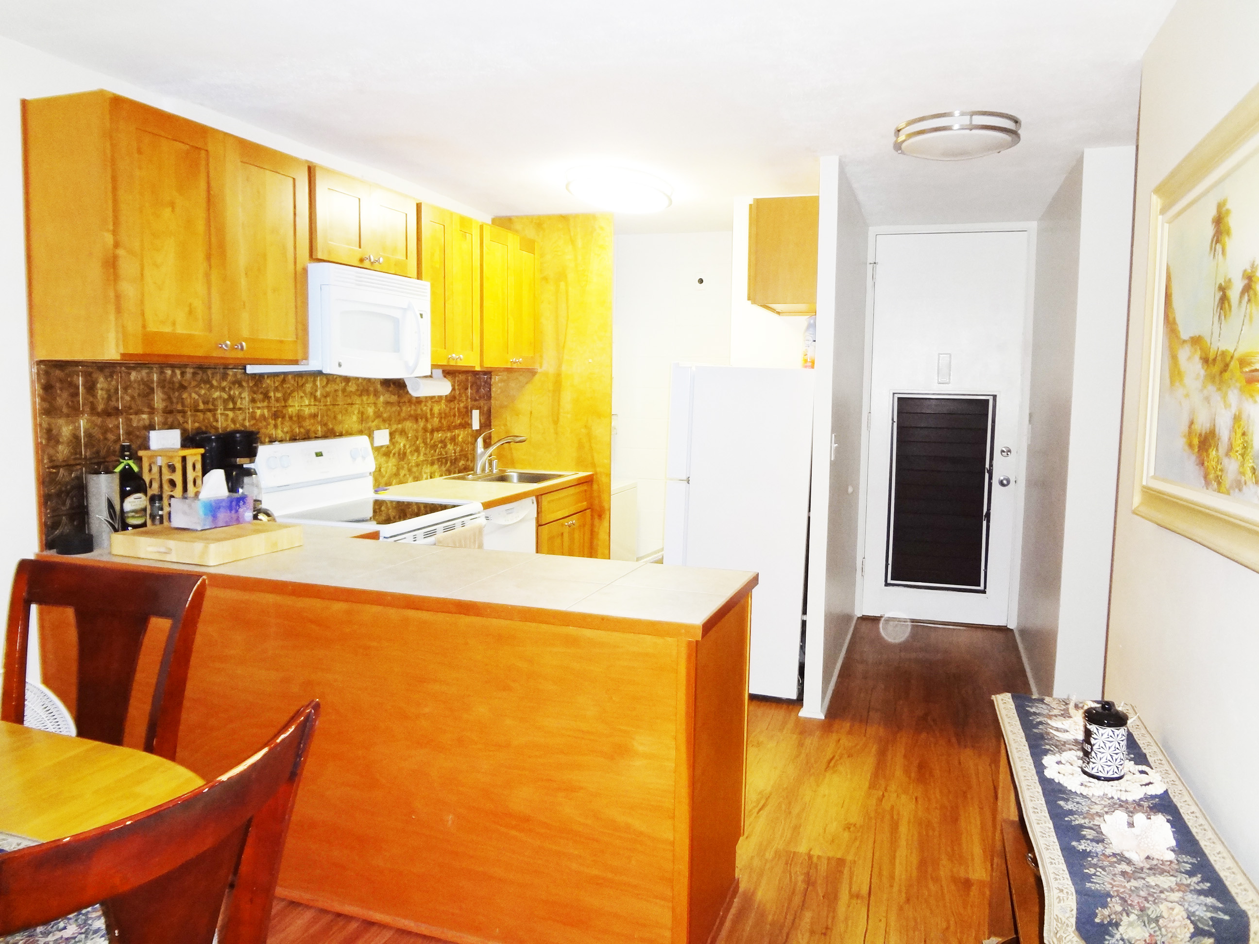 Papaya modern, open kitchen