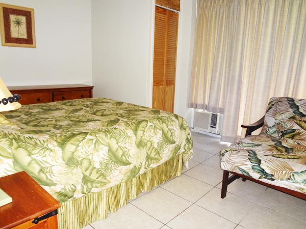 Lokelani bedroom from the other side