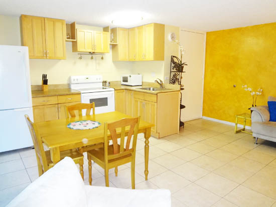 Lokelani kitchen and entry